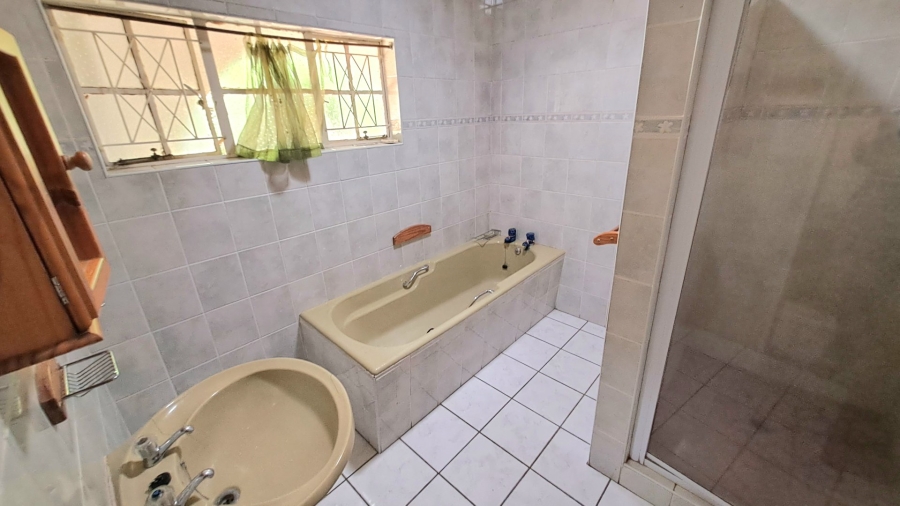 10 Bedroom Property for Sale in Universitas Free State